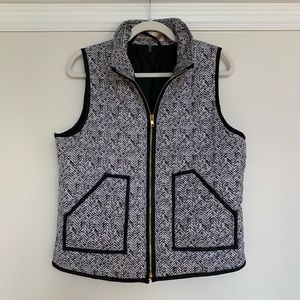 FREE w/Purchase! - Black & White Puffer Vest - Sz Large